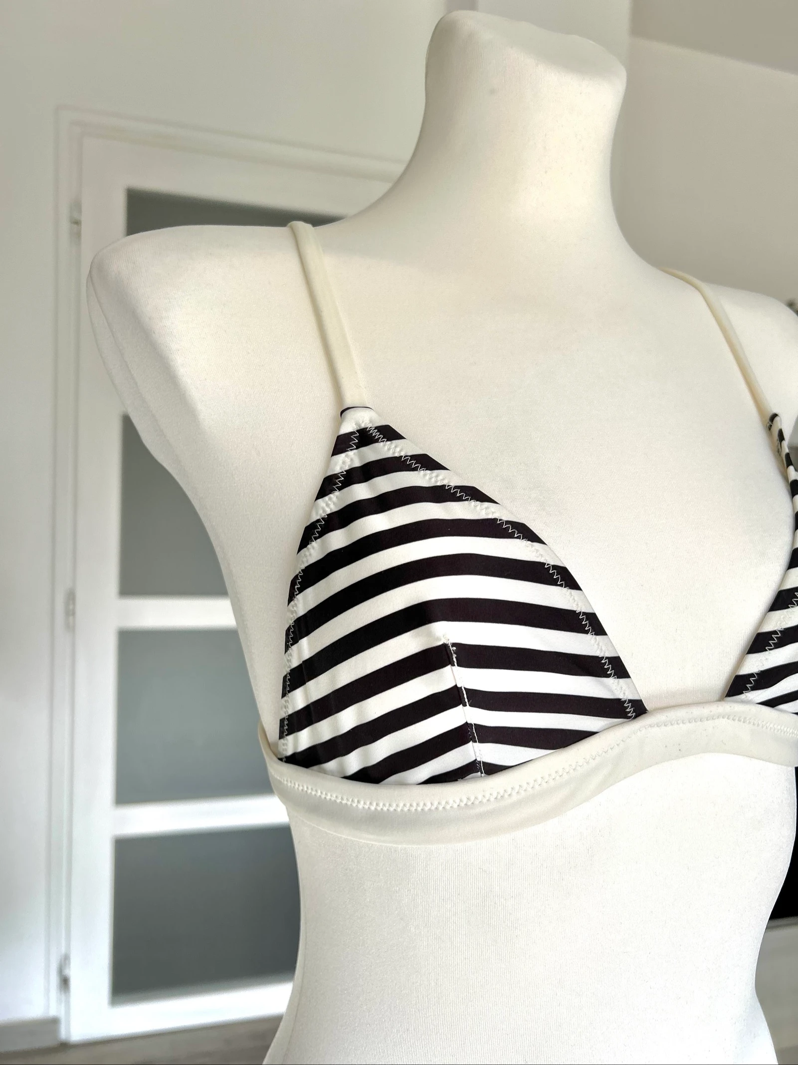 Biquíni listrado preto e branco em poliamida Tamanho M 38 Solid & Striped – photo 14